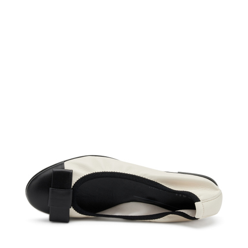 Ballerinas aus zweifarbigem Leder mit Schleife - Frau Shoes | Official Online Shop