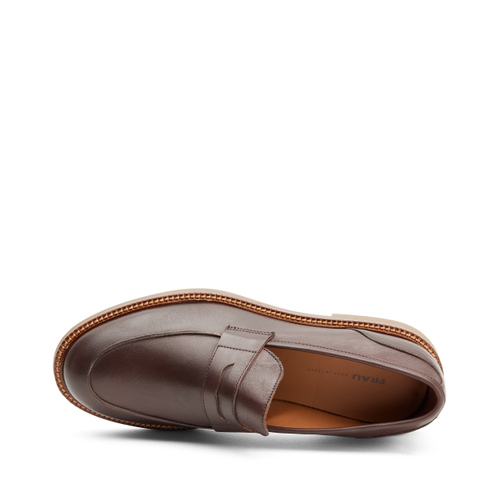 Mokassin aus Leder mit Sohle in Kontrastfarbe - Frau Shoes | Official Online Shop