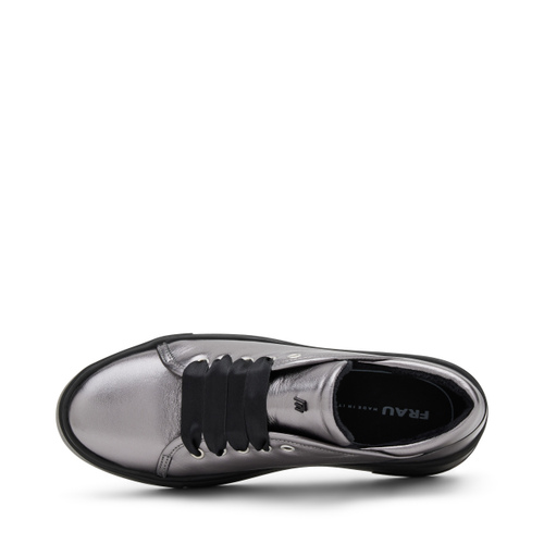 Sneaker aus laminiertem Leder mit Satin-Schnürsenkel - Frau Shoes | Official Online Shop