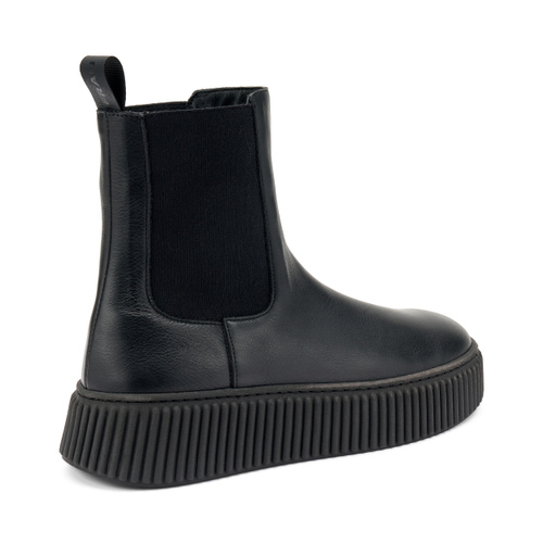 Leather Chelsea boots with grooved sole, Col. Black | Frau