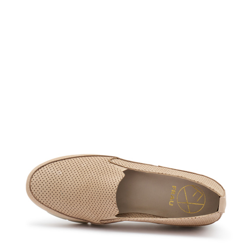 ComfortTech-Slip-On aus gestanztem Nubukleder - Frau Shoes | Official Online Shop