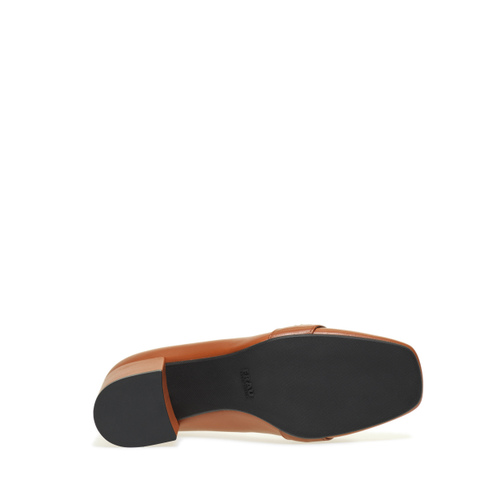 Mocassino a punta quadra con tacco e catena - Frau Shoes | Official Online Shop