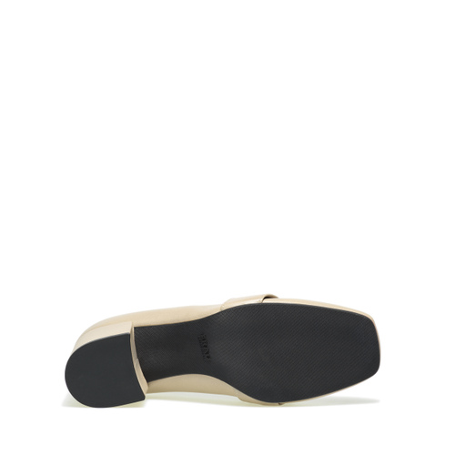Mocassino con tacco e catena a maglie piatte - Frau Shoes | Official Online Shop