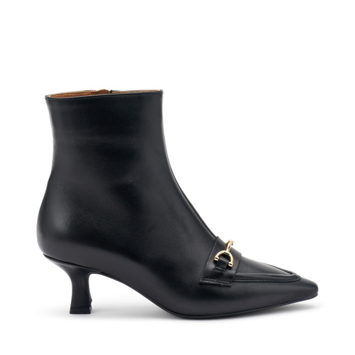 Black pointed ankle boots kitten heel top