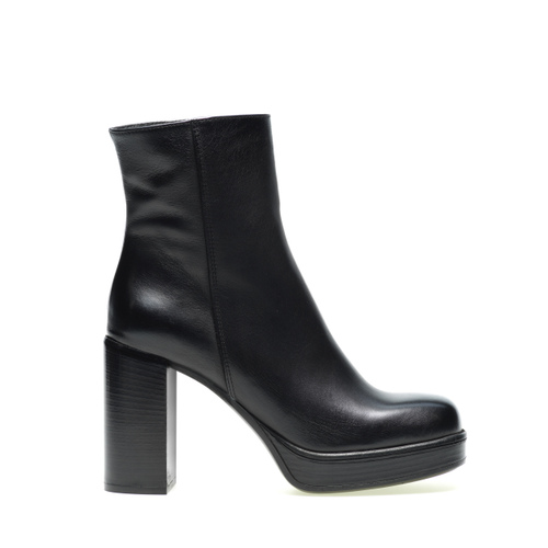 Stivaletto punta quadra in pelle con tacco - Frau Shoes | Official Online Shop