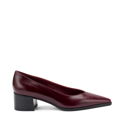 Almond-Cut pumps in shiny creased-effect leather - Frau Shoes | Official Online Shop