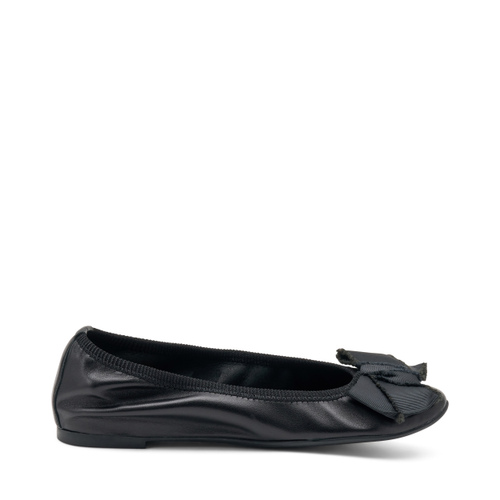 Ballerinas aus Leder mit Maxi-Schleife aus Stoff - Frau Shoes | Official Online Shop
