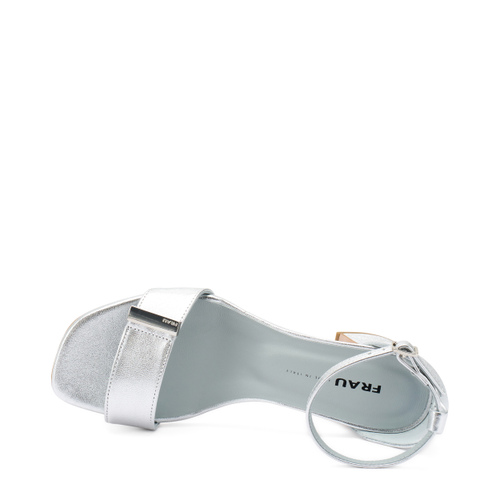 Sandale aus laminiertem Leder mit Absatz - Frau Shoes | Official Online Shop