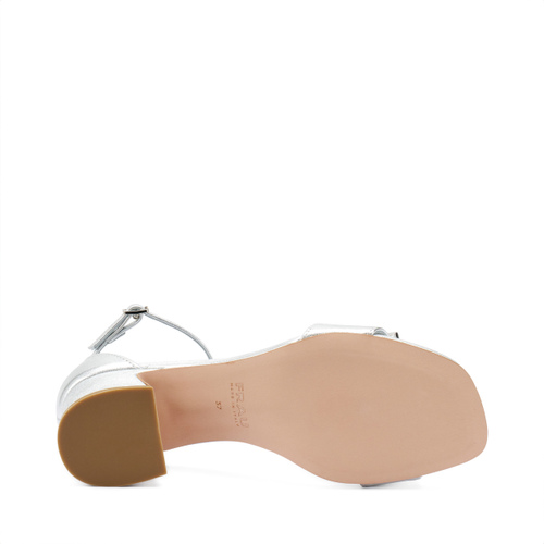 Sandale aus laminiertem Leder mit Absatz - Frau Shoes | Official Online Shop