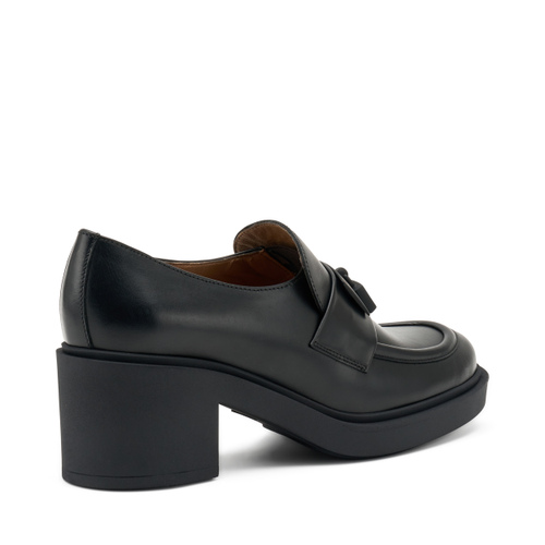 Mokassin aus Leder mit farblich passendem Vorhängeschloss - Frau Shoes | Official Online Shop