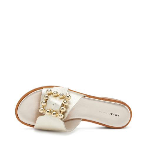 Ciabattina in pelle laminata con fibbia gioiello - Frau Shoes | Official Online Shop