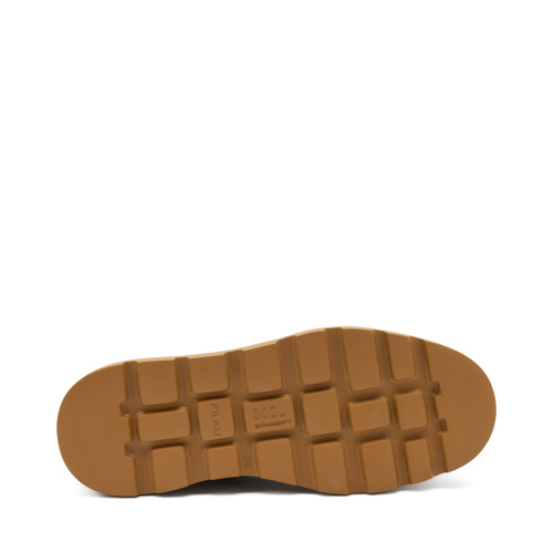 Beatles aus Veloursleder mit Plateausohle - Frau Shoes | Official Online Shop