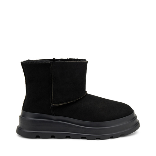 Sheepskin ankle boots with platform sole - Frau Shoes | Official Online Shop
