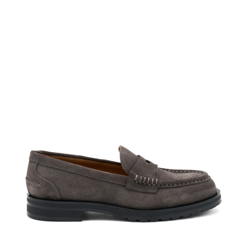 Mokassins aus Veloursleder mit Sohle im Reifenprofil - Frau Shoes | Official Online Shop