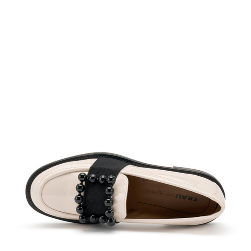 Glossy patent leather loafers with accessory - Frau Shoes | Official Online Shop