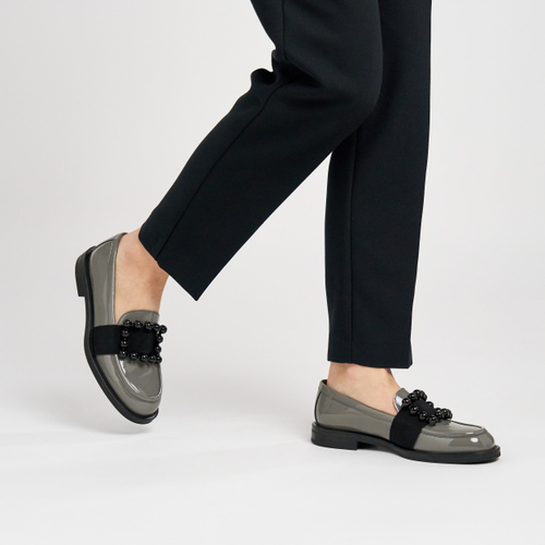 Glossy patent leather loafers with accessory - Frau Shoes | Official Online Shop