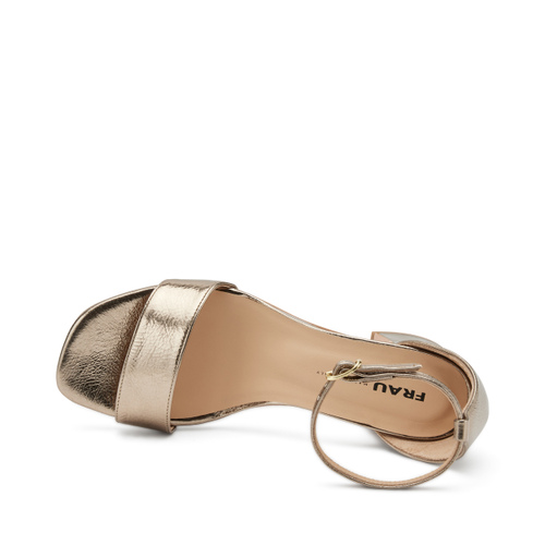 Sandale mit Absatz aus laminiertem Leder - Frau Shoes | Official Online Shop