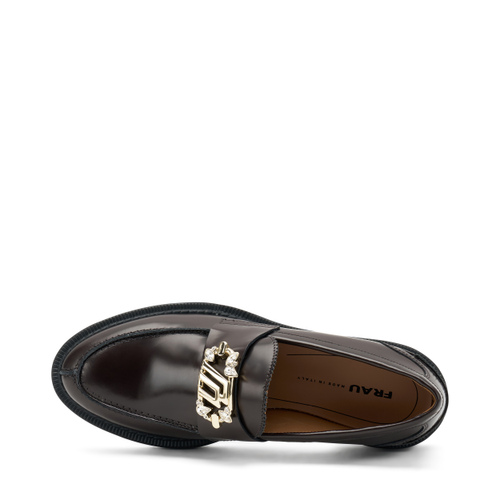 Mokassin aus gebürstetem Leder mit Accessoire - Frau Shoes | Official Online Shop
