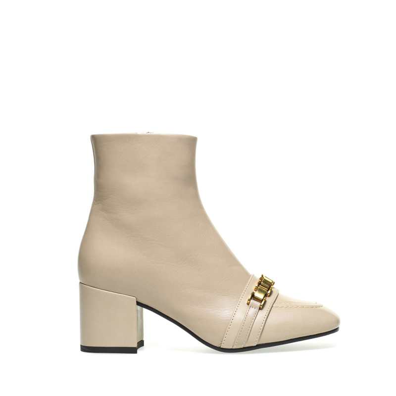 Square-toe ankle boots with flat chain detail - Boots and Ankle boots | Frau Shoes | Official Online Shop