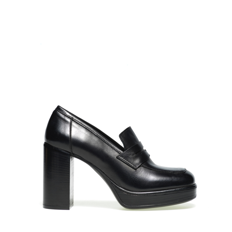 Square-toe loafers with heel and platform - Heels | Frau Shoes | Official Online Shop