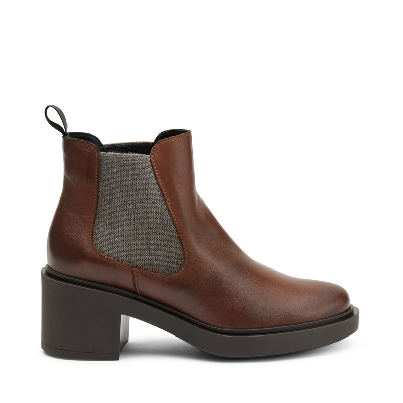 Leather Chelsea boots with comfortable heel | Frau Shoes | Official Online Shop