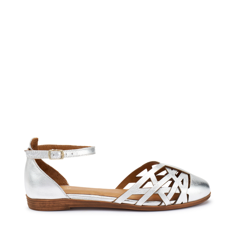 Ballerinas aus perforiertem laminiertem Leder | Frau Shoes | Official Online Shop