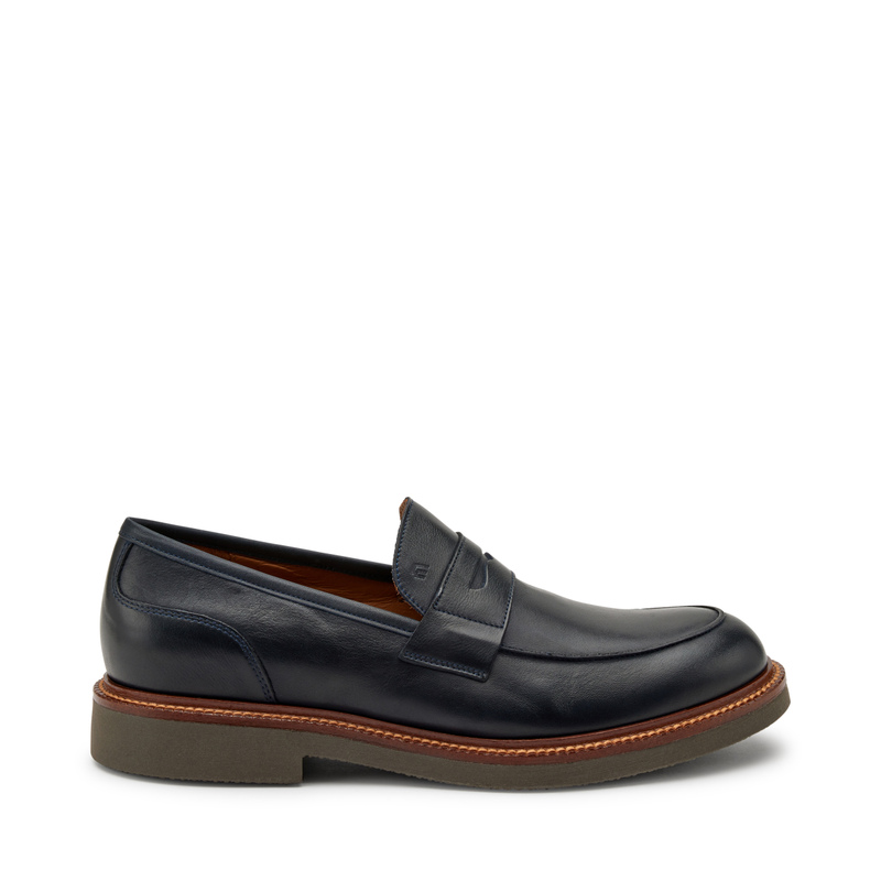 Mokassin aus Leder mit Sohle in Kontrastfarbe - Mokassins | Frau Shoes | Official Online Shop