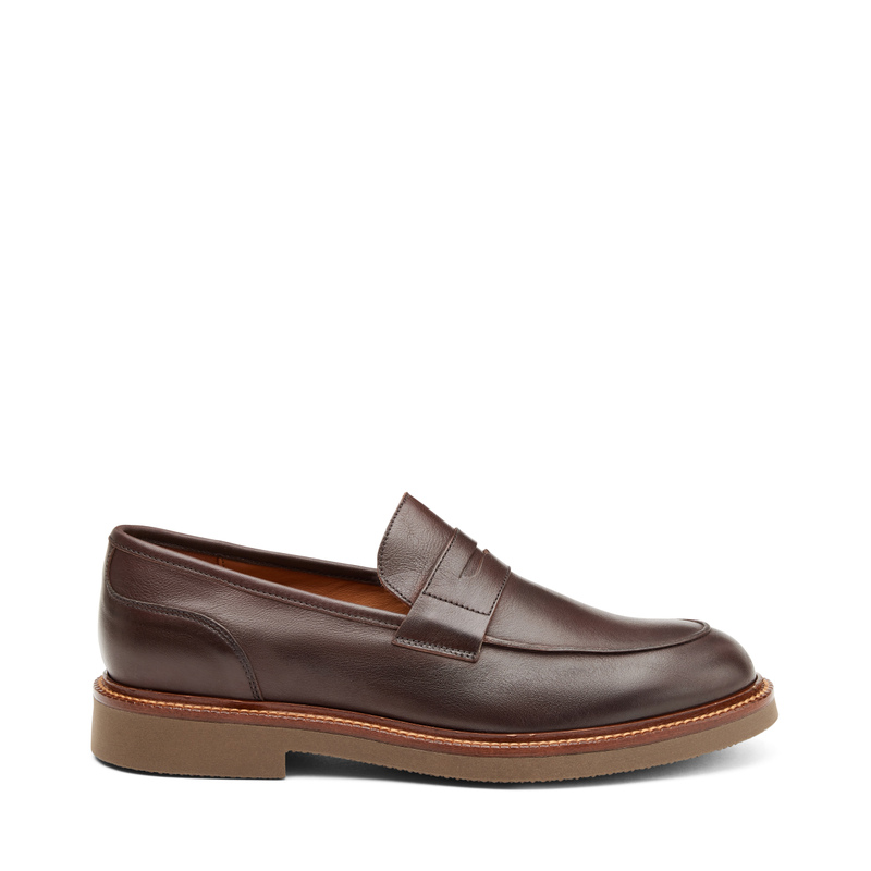 Leather loafers with contrasting sole | Frau Shoes | Official Online Shop
