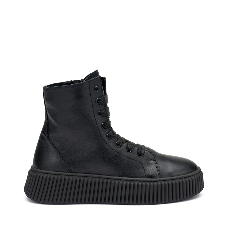 Leather combat boots with grooved sole | Frau Shoes | Official Online Shop
