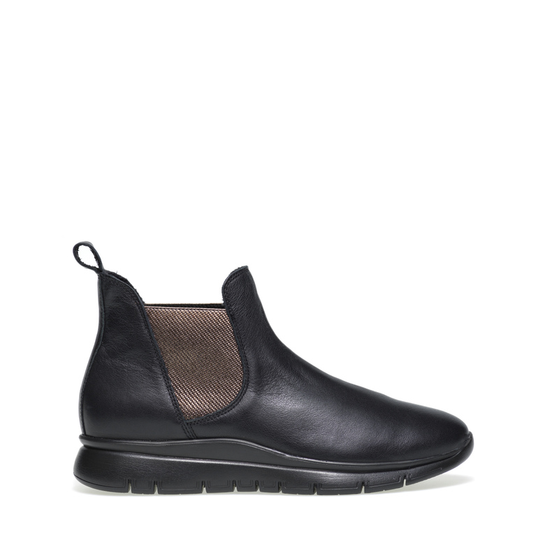 Sporty leather Chelsea boots with metallic elastic | Frau Shoes | Official Online Shop
