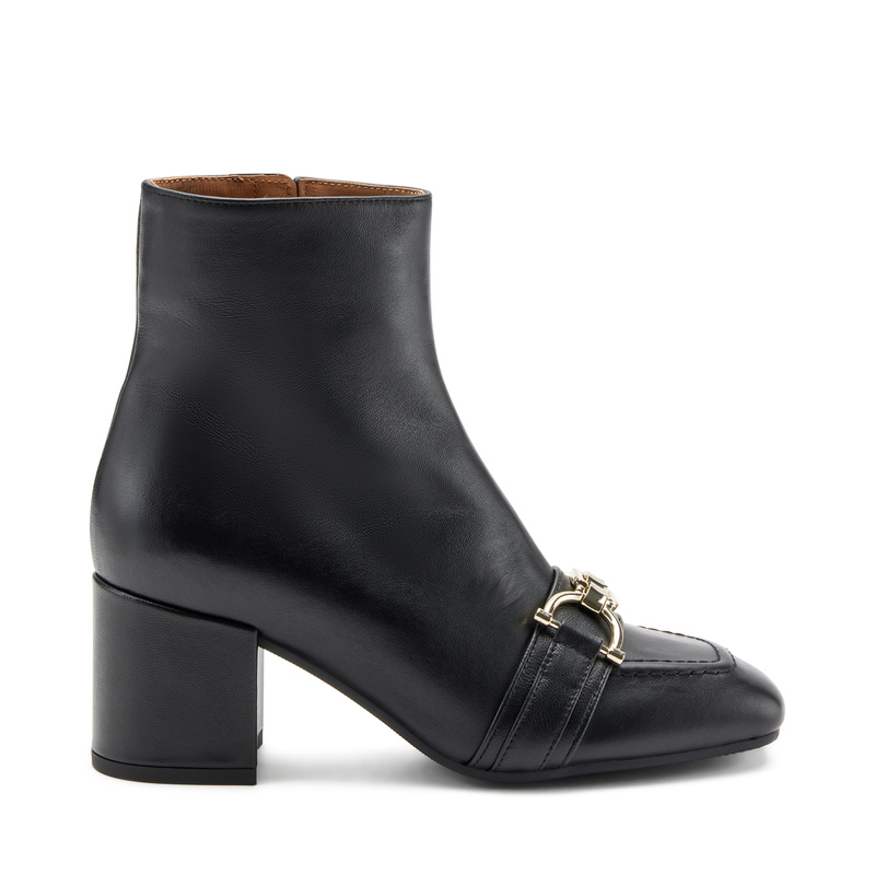 Leather ankle boots with clasp detail - Ankle boots | Frau Shoes | Official Online Shop