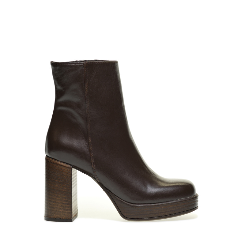 Leather square-toe ankle boots with heel - Woman's Shoes | Frau Shoes | Official Online Shop