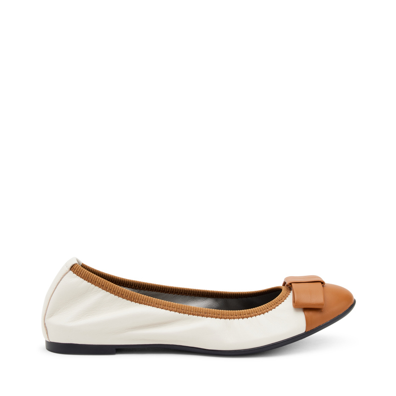 Two-tone leather ballet flats with bow - Flats & Slingback | Frau Shoes | Official Online Shop