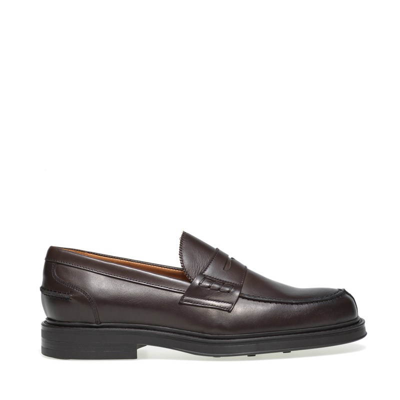 Classic leather loafers with saddle detail | Frau Shoes | Official Online Shop