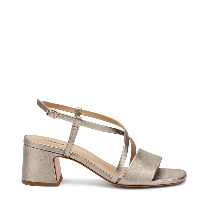 Laminierte Sandale mit überkreuzten Riemen | Frau Shoes | Official Online Shop