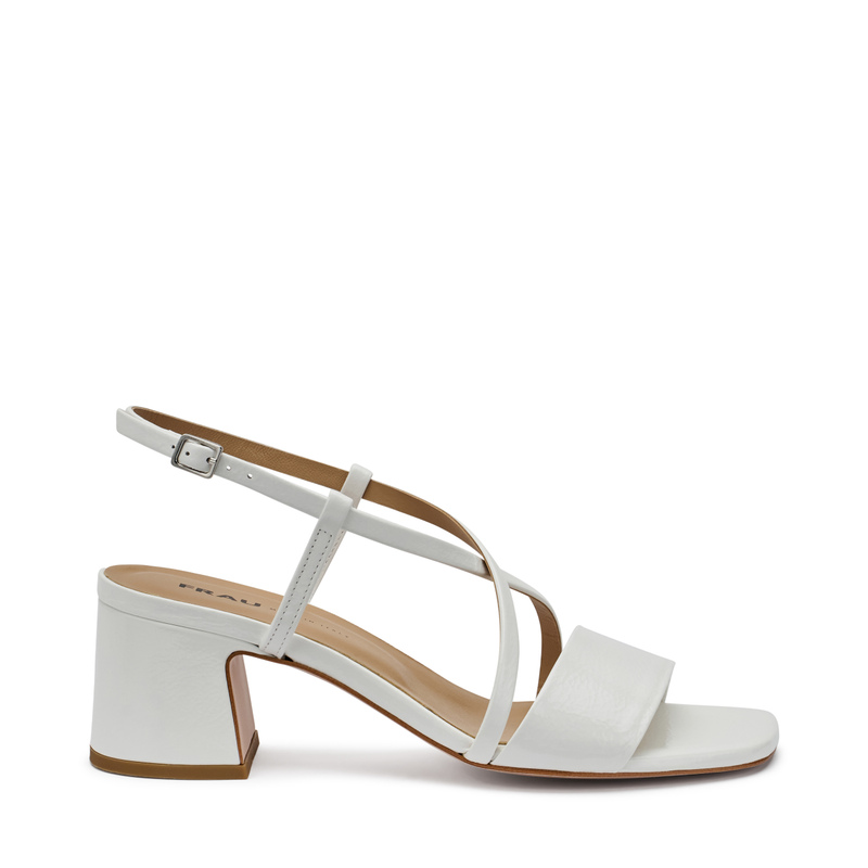 Sandale aus Lackleder mit überkreuzten Riemen | Frau Shoes | Official Online Shop