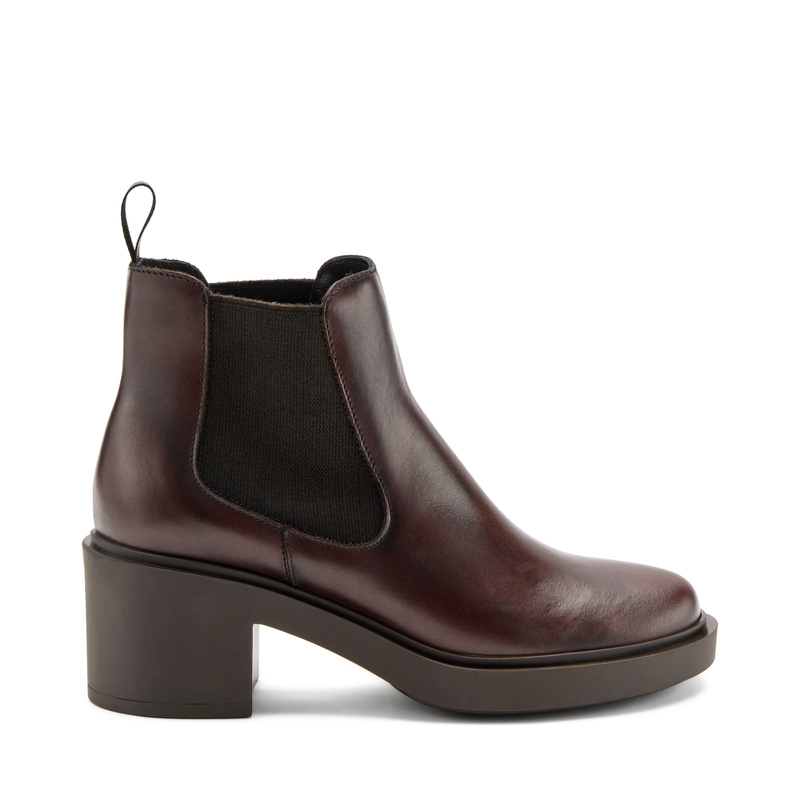 Leather Chelsea boots with comfortable heel - beatles | Frau Shoes | Official Online Shop