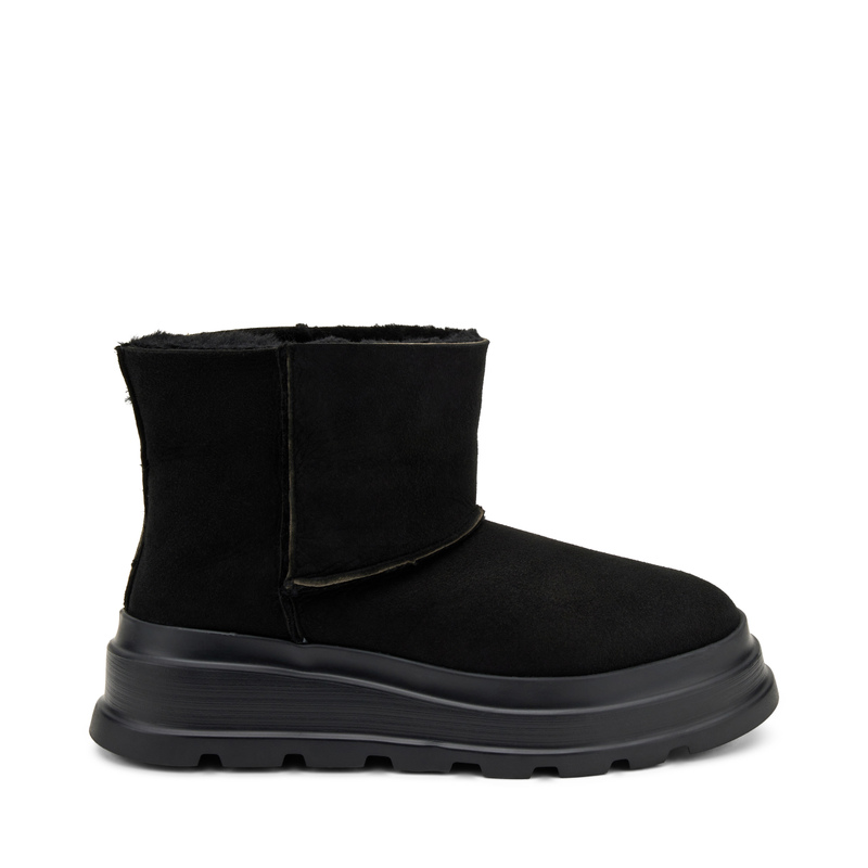Sheepskin ankle boots with platform sole - Soft Material | Frau Shoes | Official Online Shop