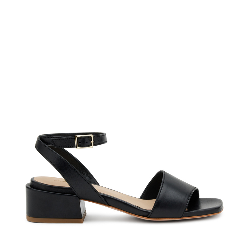 Leather strap sandals with low heel | Frau Shoes | Official Online Shop