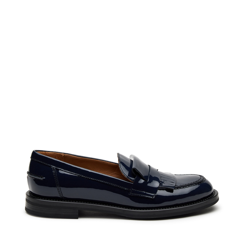 Glossy patent leather loafers with fringing | Frau Shoes | Official Online Shop