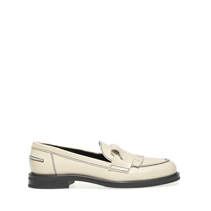 Loafers with patent leather fringing | Frau Shoes | Official Online Shop