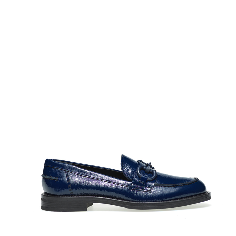 Patent leather loafers with tonal clasp | Frau Shoes | Official Online Shop