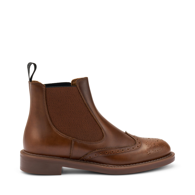 Leather Chelsea boots with wing-tip design | Frau Shoes | Official Online Shop