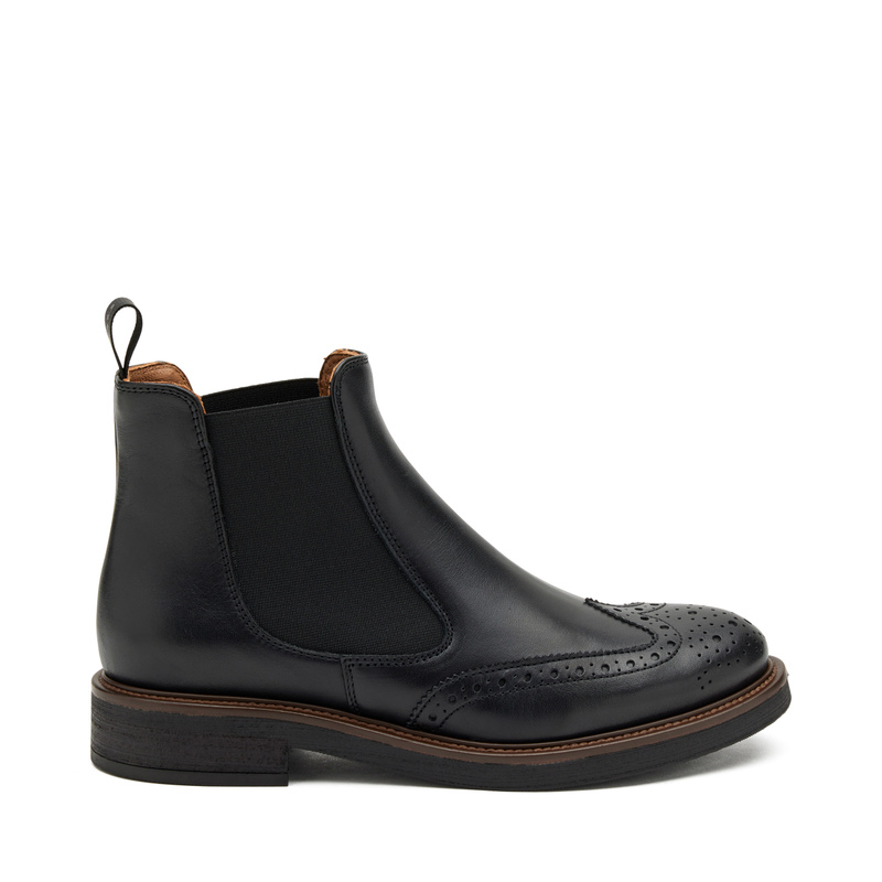 Antiqued-finish leather Chelsea boots with wing-tip design | Frau Shoes | Official Online Shop