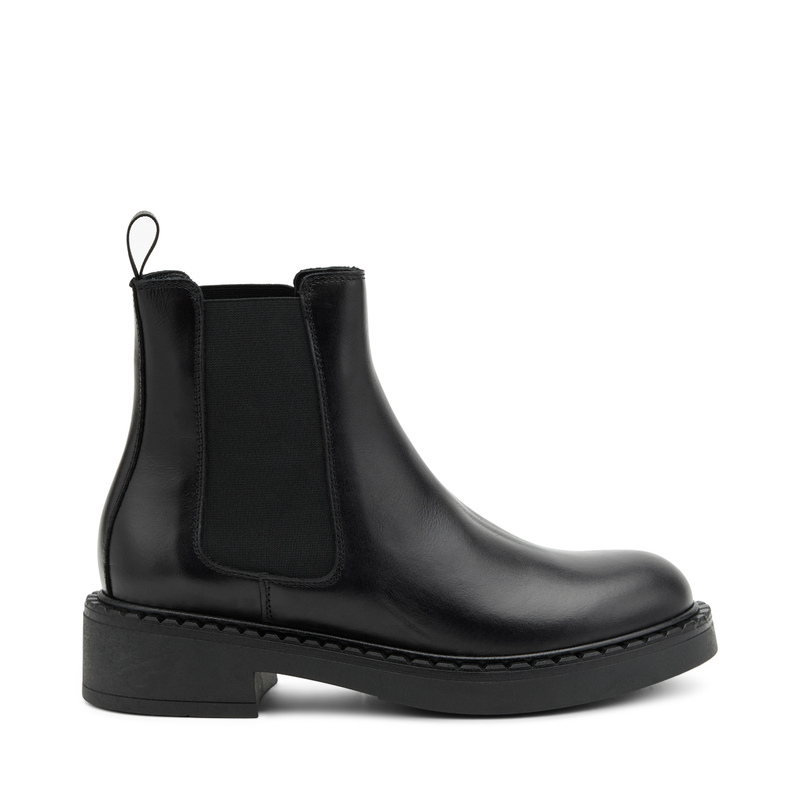 Chelsea boots with bold sole - beatles | Frau Shoes | Official Online Shop