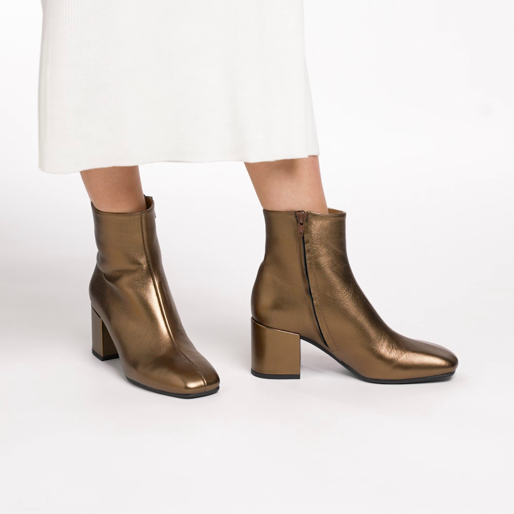 Stiefelette mit Absatz aus laminiertem Leder - Frau Shoes | Official Online Shop
