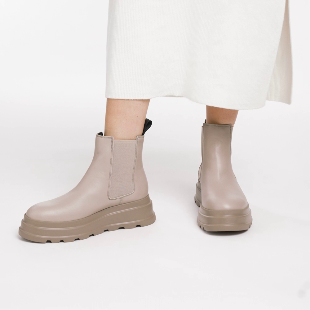 Leather Chelsea boots with platform sole - Frau Shoes | Official Online Shop
