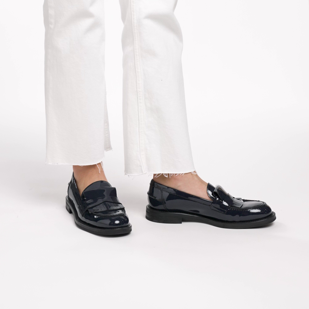 Glossy patent leather loafers with fringing - Frau Shoes | Official Online Shop