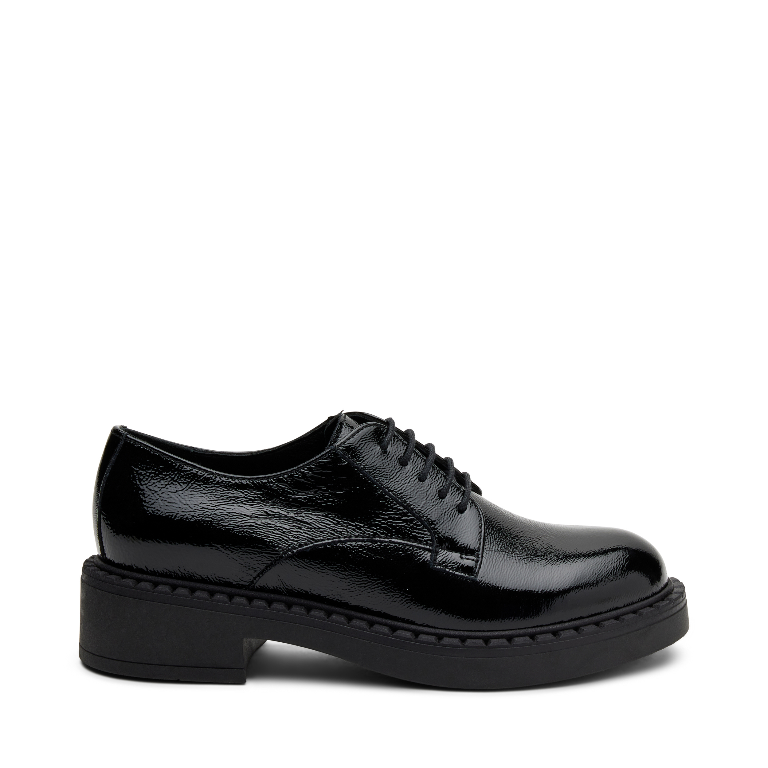 Patent leather lace-up shoes with bold sole, Col. Black