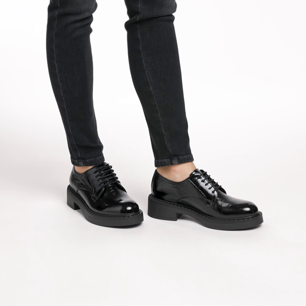 Patent leather lace-up shoes with bold sole - Frau Shoes | Official Online Shop